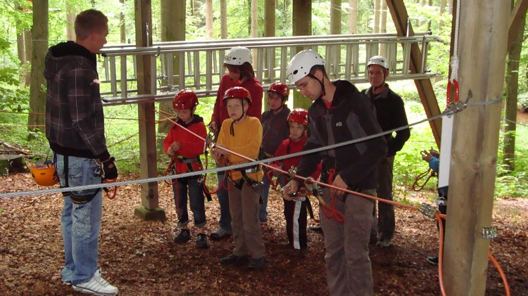 20.einweisung_der_kletterer3.jpg