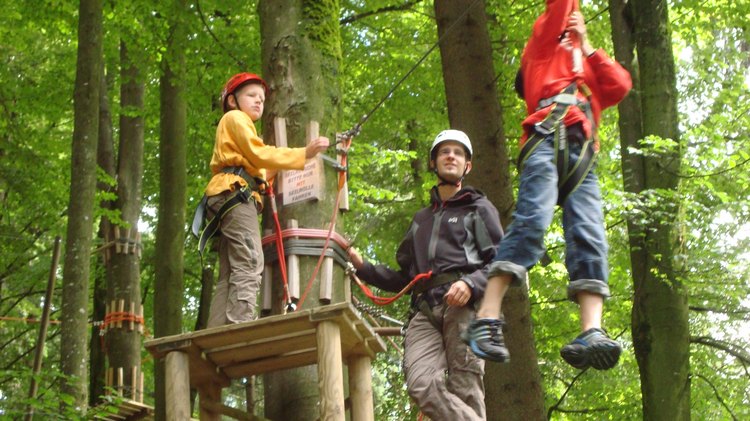 25.start_an_der_seilrutsche2.jpg