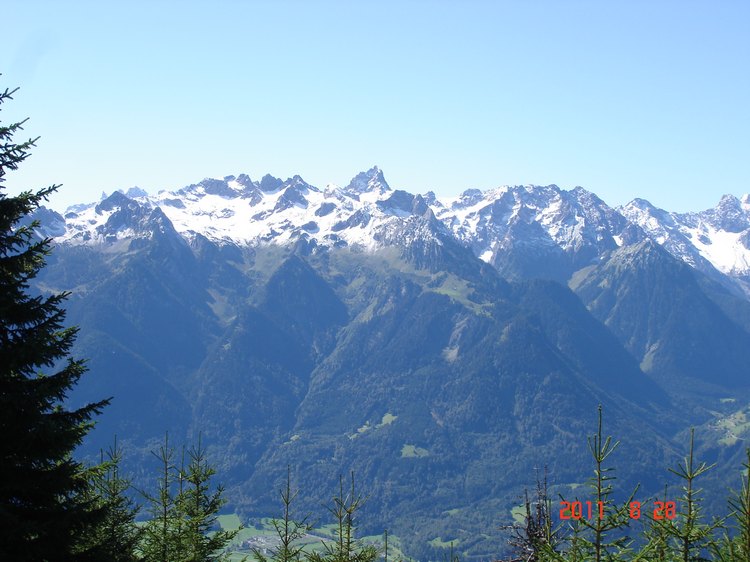 02blick_ins_raetikon.jpg