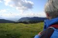 012_heidi_schaut_zum_pfaender_und_ins_rheintal.jpg