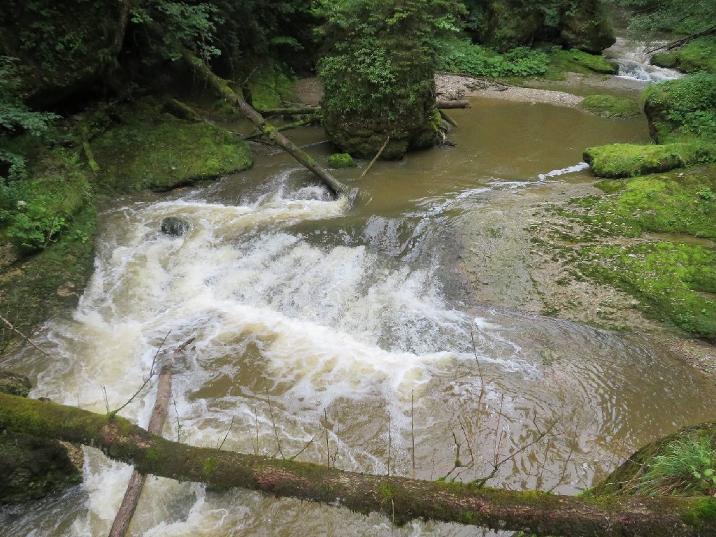 über dem wilden Wasser