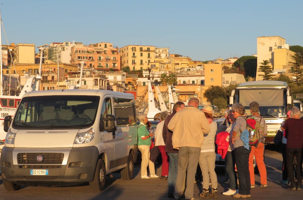 Ankunft in Pozzuoli in der Abendsonne