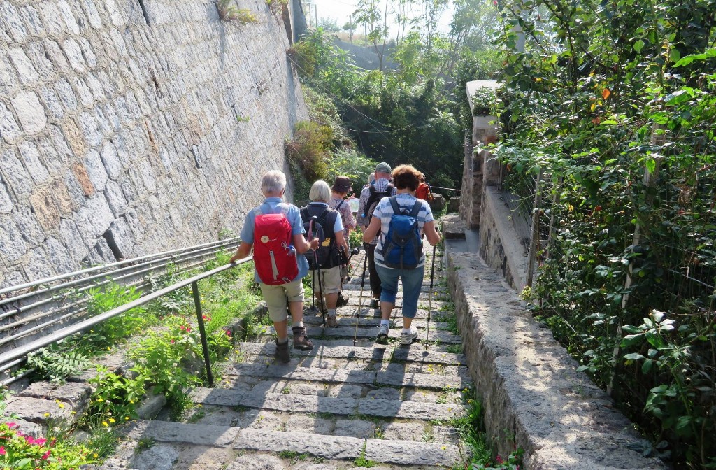 6.Tag über die Steintreppe hinab