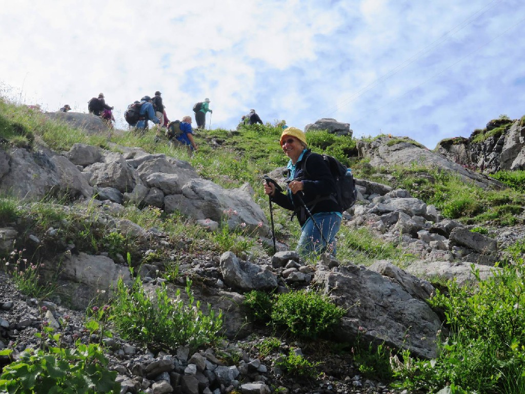 zwischen Felsbrocken