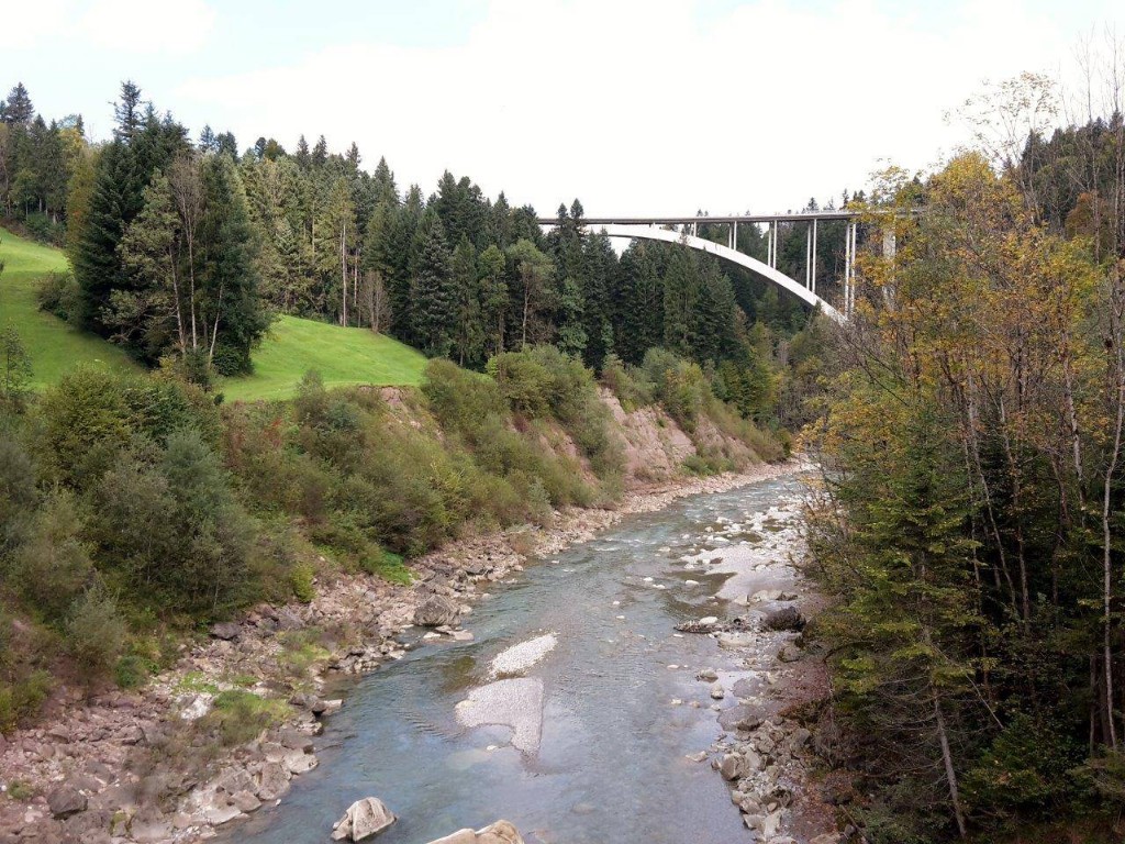 Bogenbrücke  90m über Bregenzer Ach