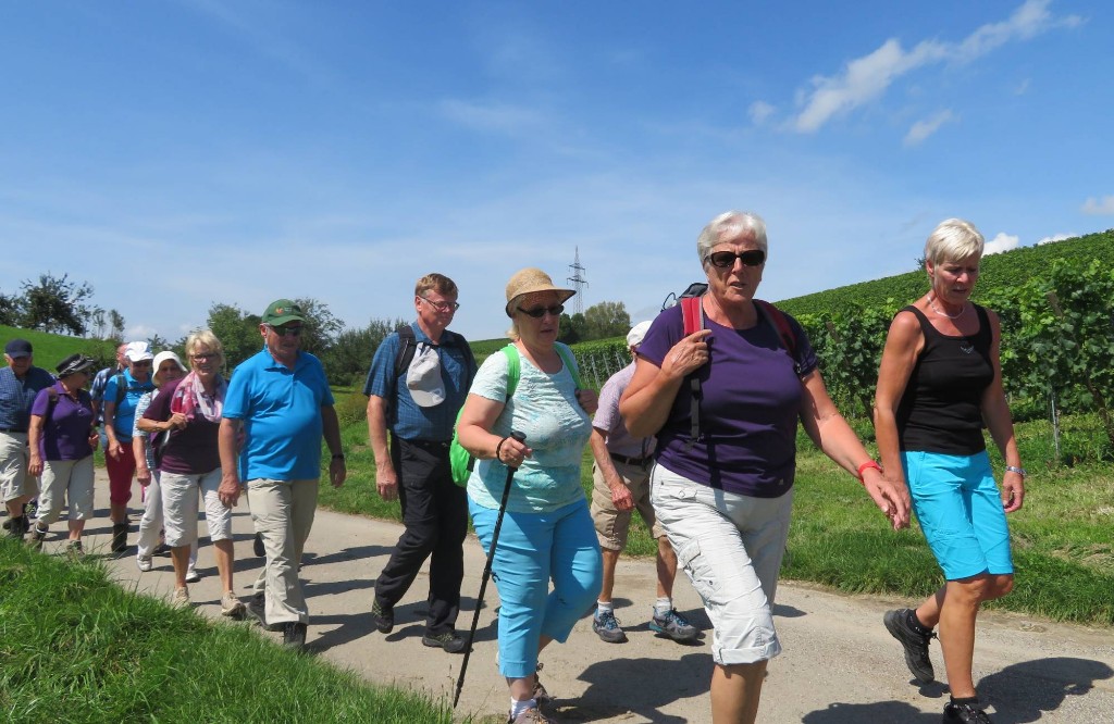 mit über 80 Wanderfreunden