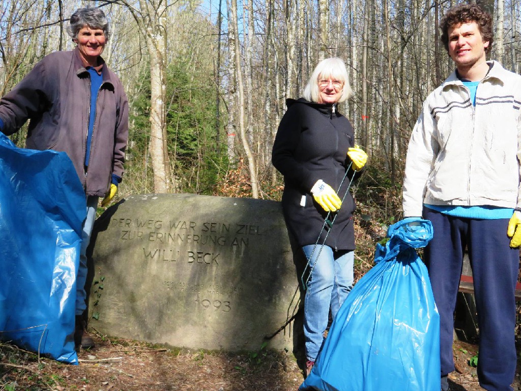 Beim Willi-Beck-Gedenkstein "Der Weg war sein Ziel"