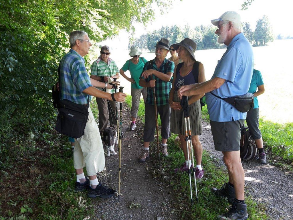 Alfred erklärt die Wanderroute