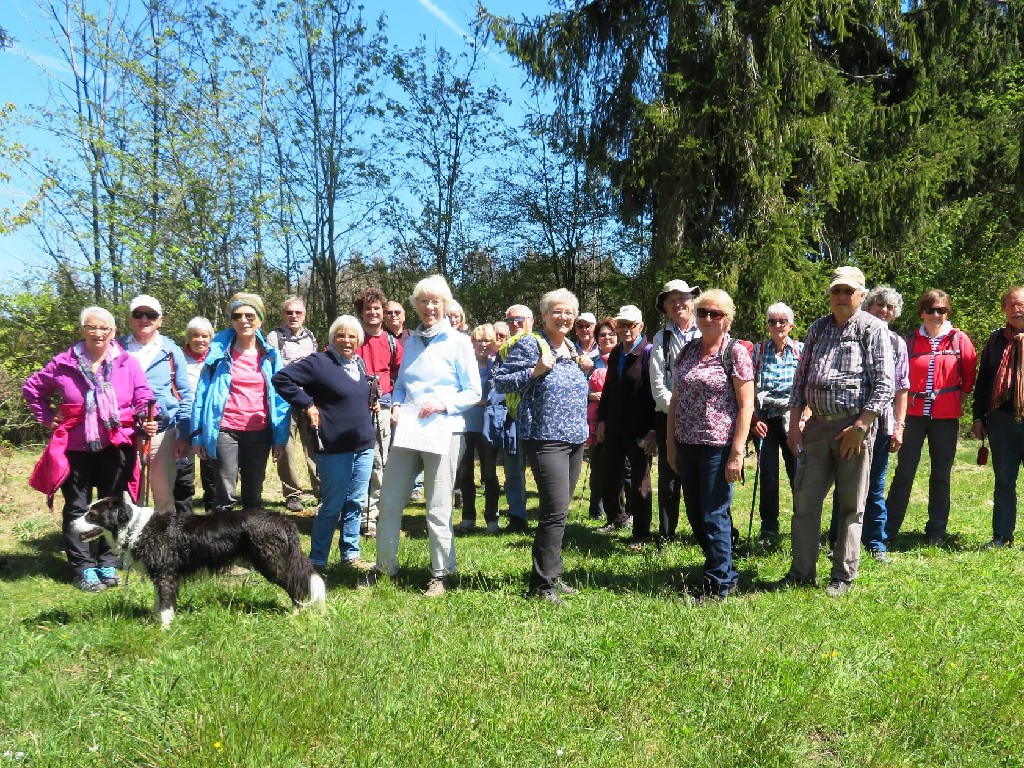 Irene berichtet über die frühere Nutzung der zahlreichen Weiher