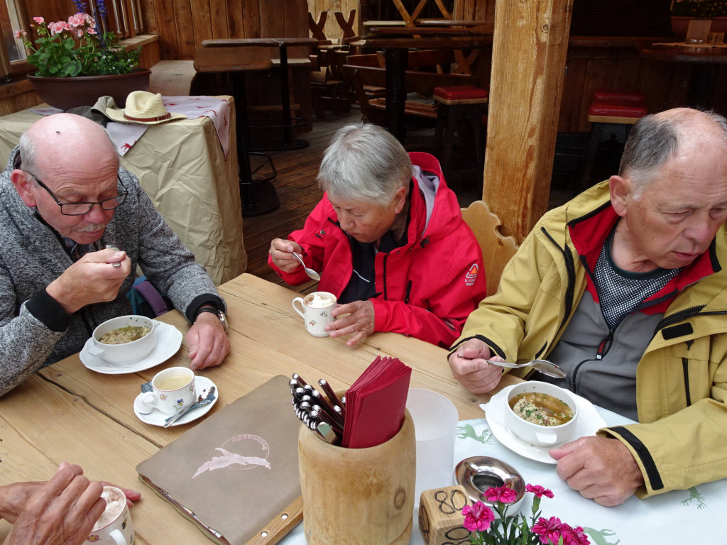 Stärkung in der Frommes Alpe