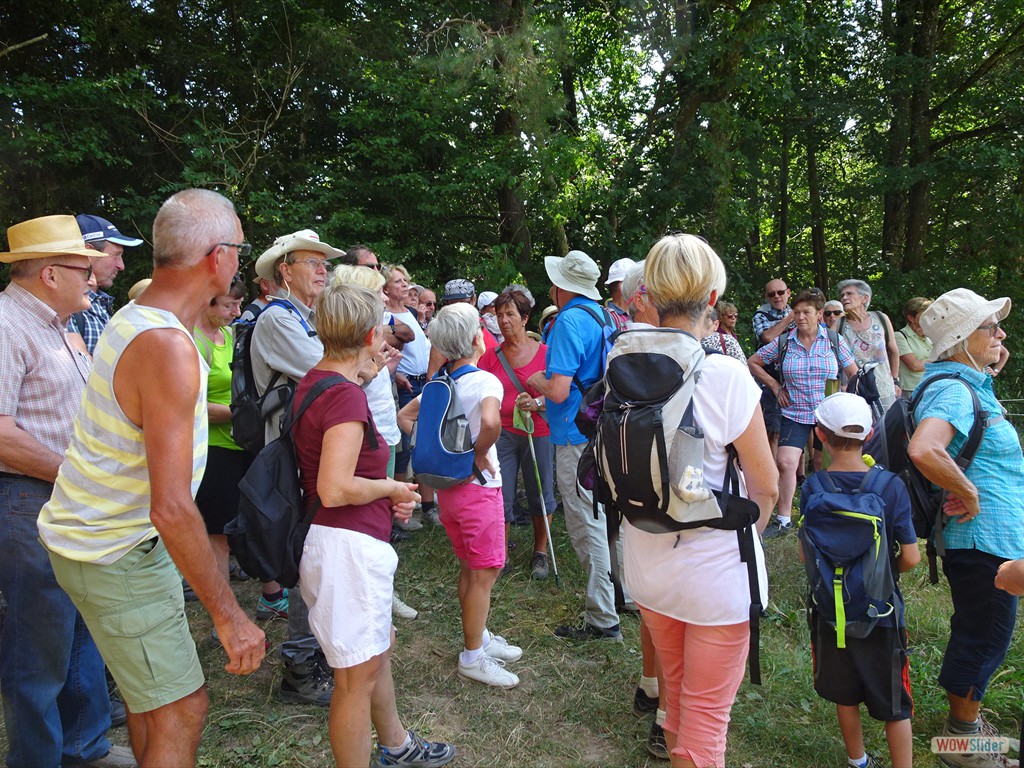 Josef informiert über Kultur und Landschaft