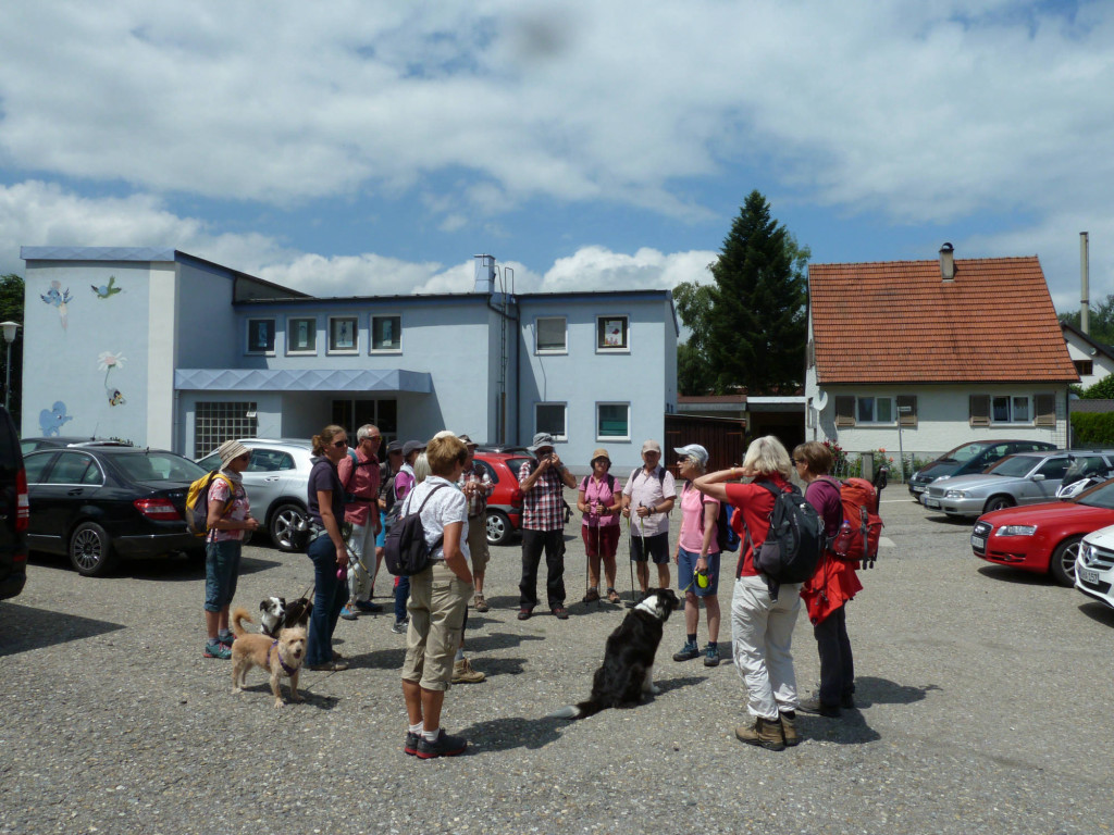 Start in Beutelsau - 18 Wanderer + 3 Hunde