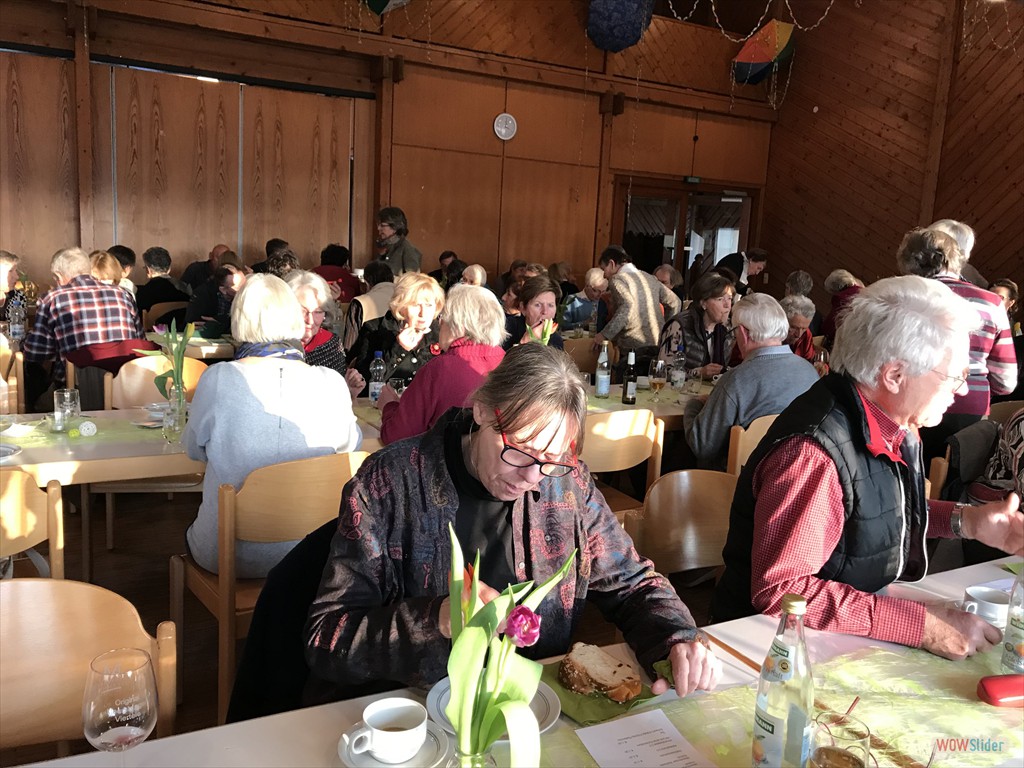 7.1 gut besuchte Versammlung