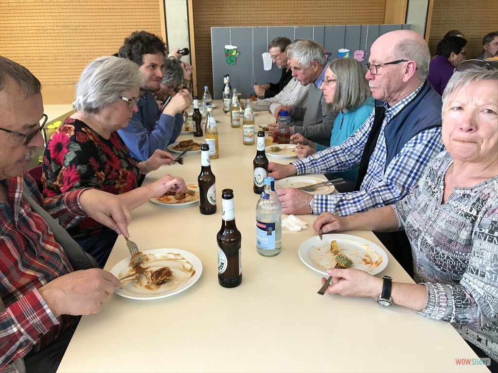 13. das anschließende Mittagessen