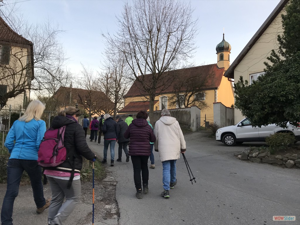 beginnen wir die Wanderung