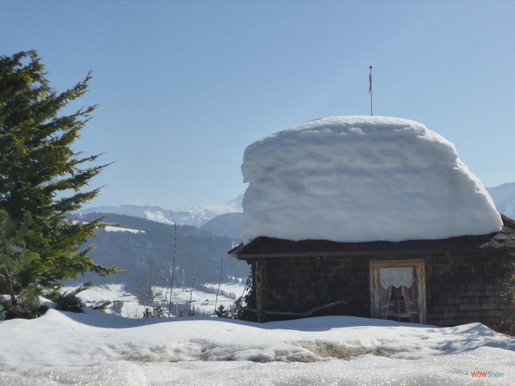 7, Haus mit weißer Mütze